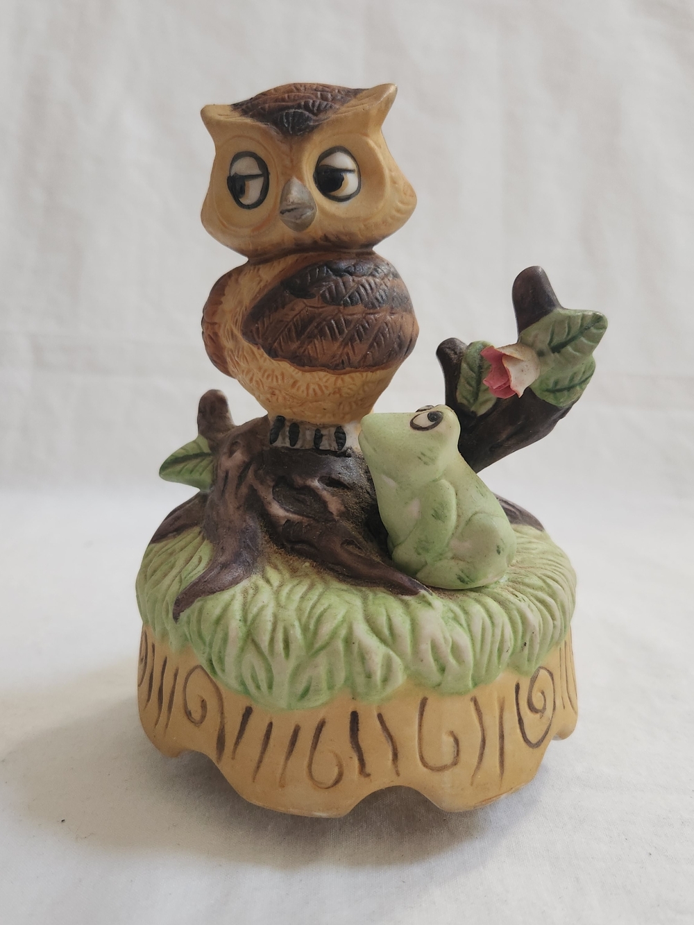 Vintage Deville Owl Frog Figurine Music Box